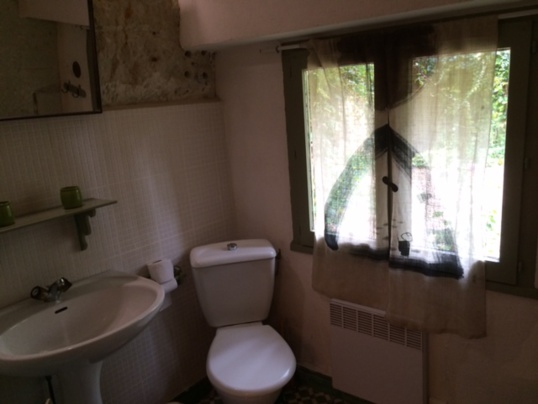 salle de bain troglo, douche et WC salle de bain troglo, douche et WC