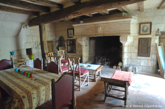 le salon troglo avec cheminée 16eme siècle le salon troglo avec cheminée 16eme siècle