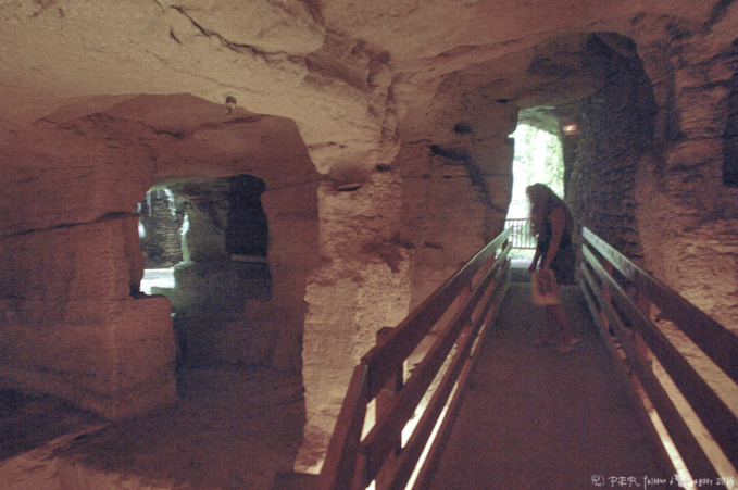 Troglodytes et sarcophages Troglodytes et sarcophages