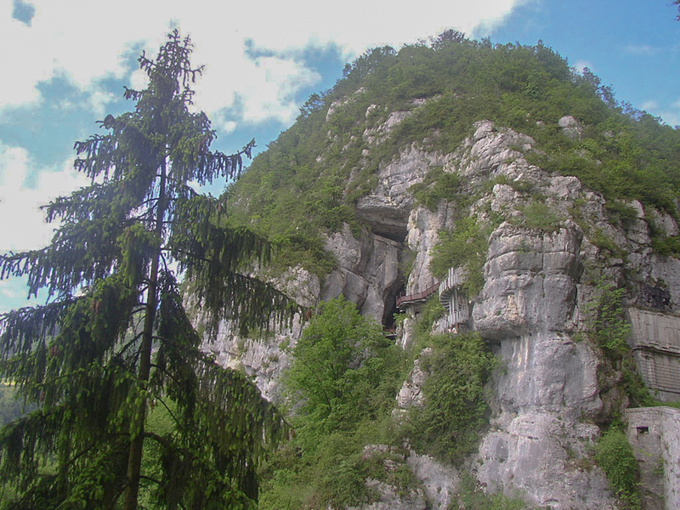 De l’usage des grottes à la Renaissance De l’usage des grottes à la Renaissance
