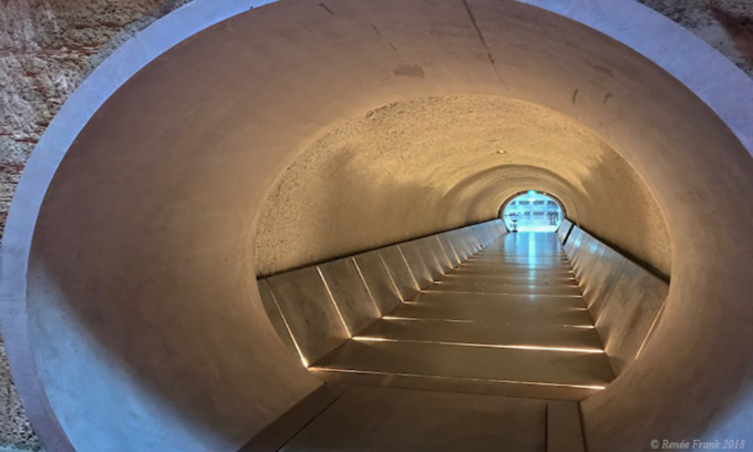 Le MONA : un musée creusé dans la falaise en Tasmanie Le MONA : un musée creusé dans la falaise en Tasmanie
