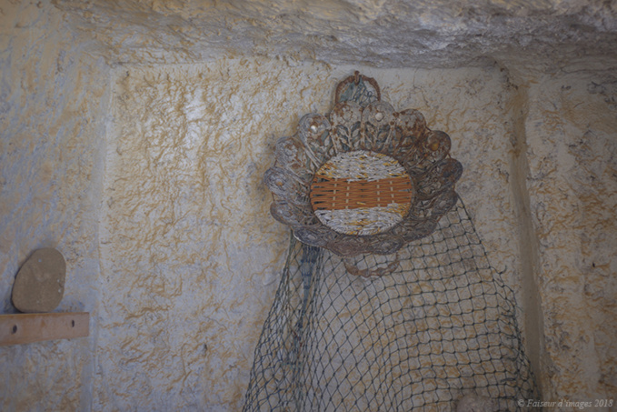 Salon extérieur sous roche Salon extérieur sous roche