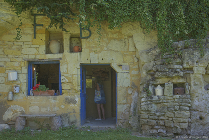 Une ferme troglodyte originale (2) Une ferme troglodyte originale (2)