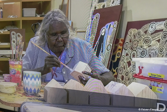 Troglodyte Dundee, les Aborigènes, une culture menacée (2) Troglodyte Dundee, les Aborigènes, une culture menacée (2)
