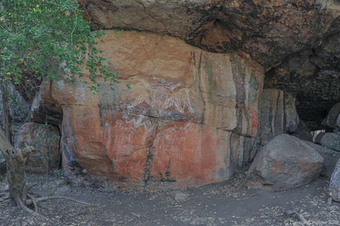 Troglodyte Dundee, les Aborigènes, Espace et Temps Troglodyte Dundee, les Aborigènes, Espace et Temps