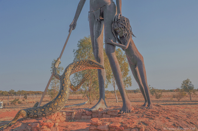 Troglodyte Dundee, les Aborigènes, Espace et Temps Troglodyte Dundee, les Aborigènes, Espace et Temps