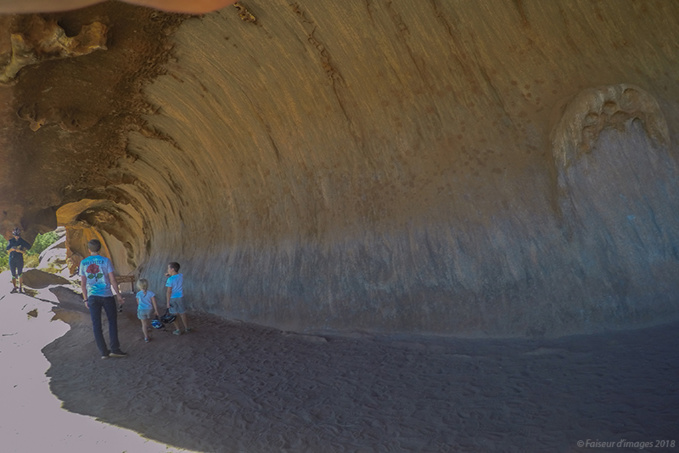 Troglodyte Dundee, le Sacré foulé aux pieds (2) Troglodyte Dundee, le Sacré foulé aux pieds (2)