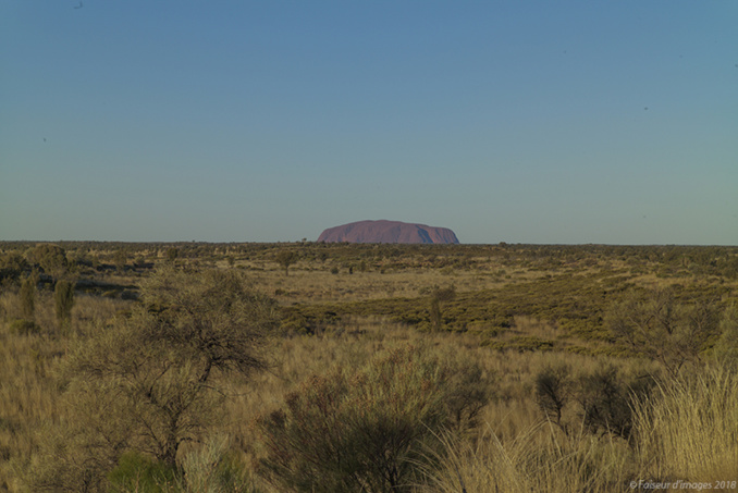 Troglodyte Dundee, le Sacré foulé aux pieds (2) Troglodyte Dundee, le Sacré foulé aux pieds (2)