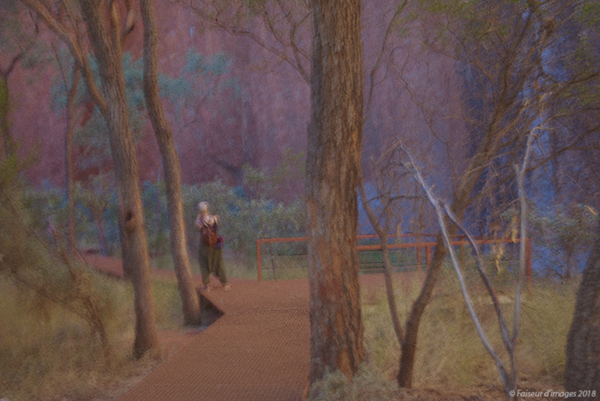 Troglodyte Dundee, le Sacré foulé aux pieds (2) Troglodyte Dundee, le Sacré foulé aux pieds (2)