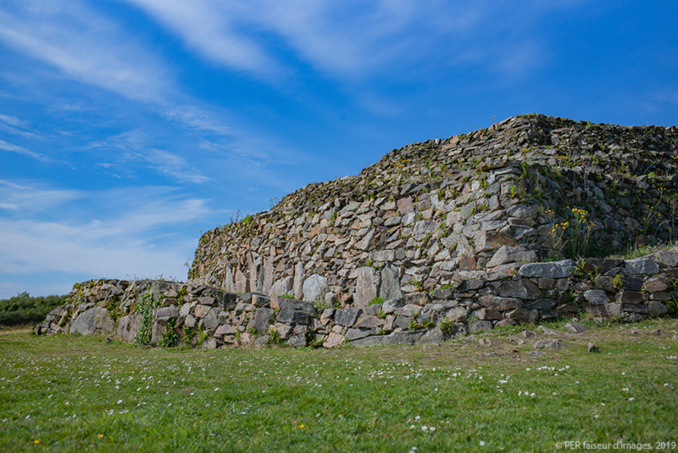 Les mystères du Cairn de Barnenez Les mystères du Cairn de Barnenez