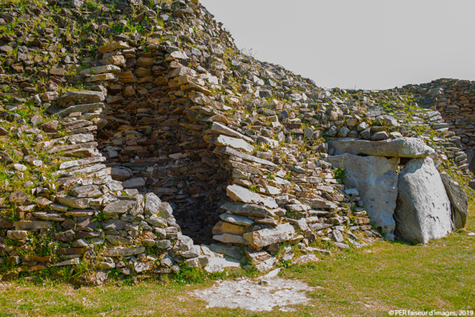 Les mystères du Cairn de Barnenez Les mystères du Cairn de Barnenez