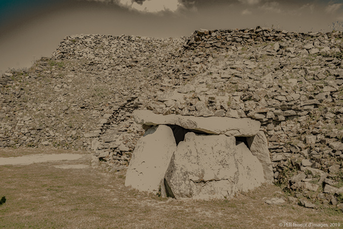Les mystères du Cairn de Barnenez Les mystères du Cairn de Barnenez