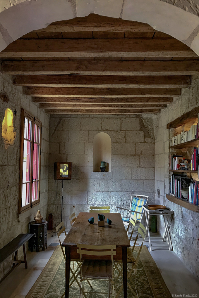 Intérieur troglo : une façade semi troglo (2) Intérieur troglo : une façade semi troglo (2)