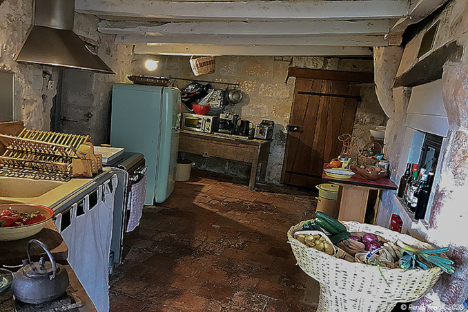 Intérieur troglo : un salon troglo et des rêves de bâtisseur (3) Intérieur troglo : un salon troglo et des rêves de bâtisseur (3)