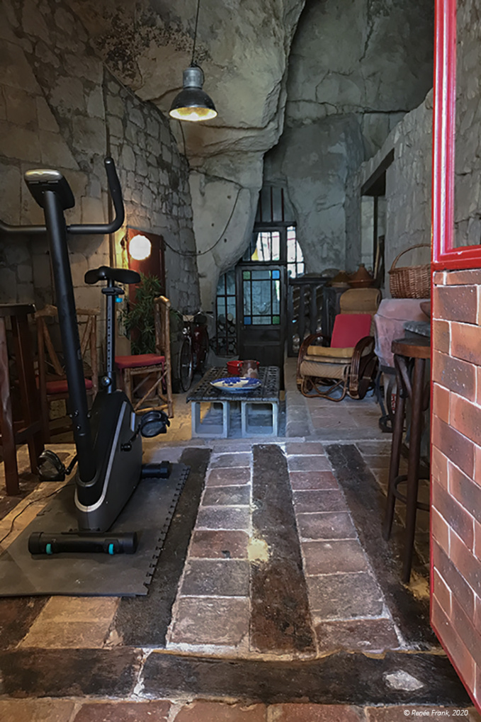 Intérieur troglo : un salon troglo et des rêves de bâtisseur (3) Intérieur troglo : un salon troglo et des rêves de bâtisseur (3)