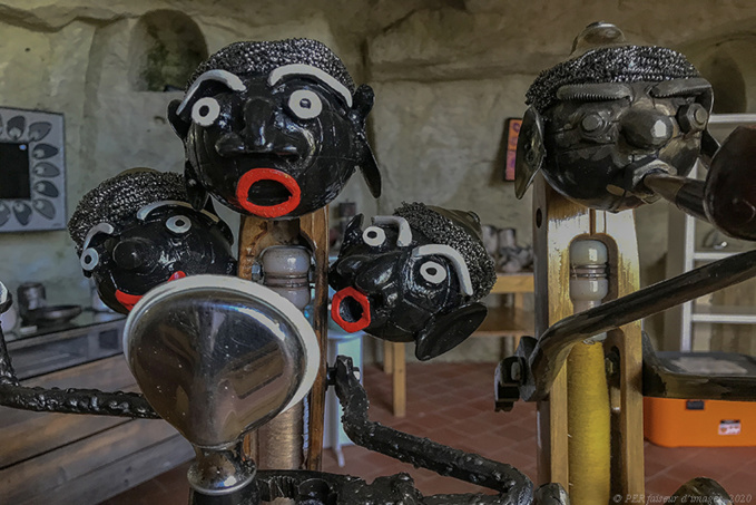 Troglos passion (1) Troglos passion (1)