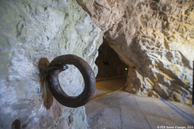 Les dessous de Gibraltar (2) Les dessous de Gibraltar (2)