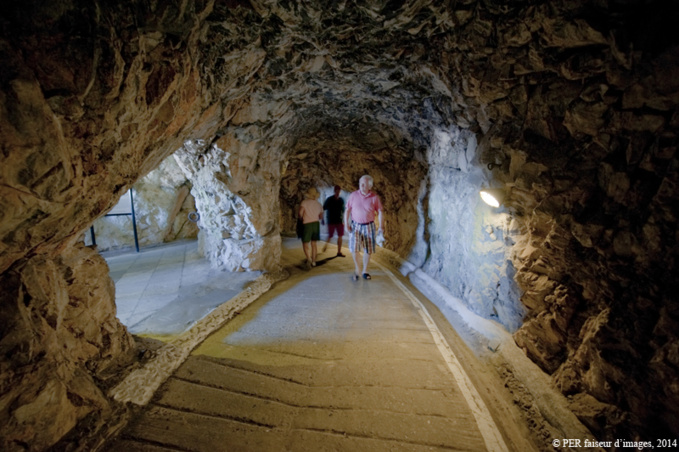 Les dessous de Gibraltar (2) Les dessous de Gibraltar (2)