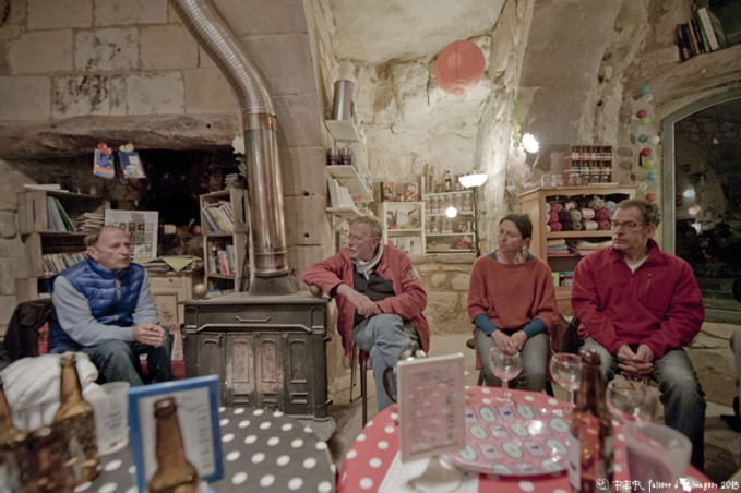 Troglos, philo loin du métro Troglos, philo loin du métro