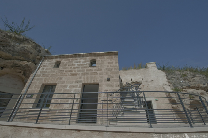 Annie Brethon, troglodyte et conteuse Annie Brethon, troglodyte et conteuse